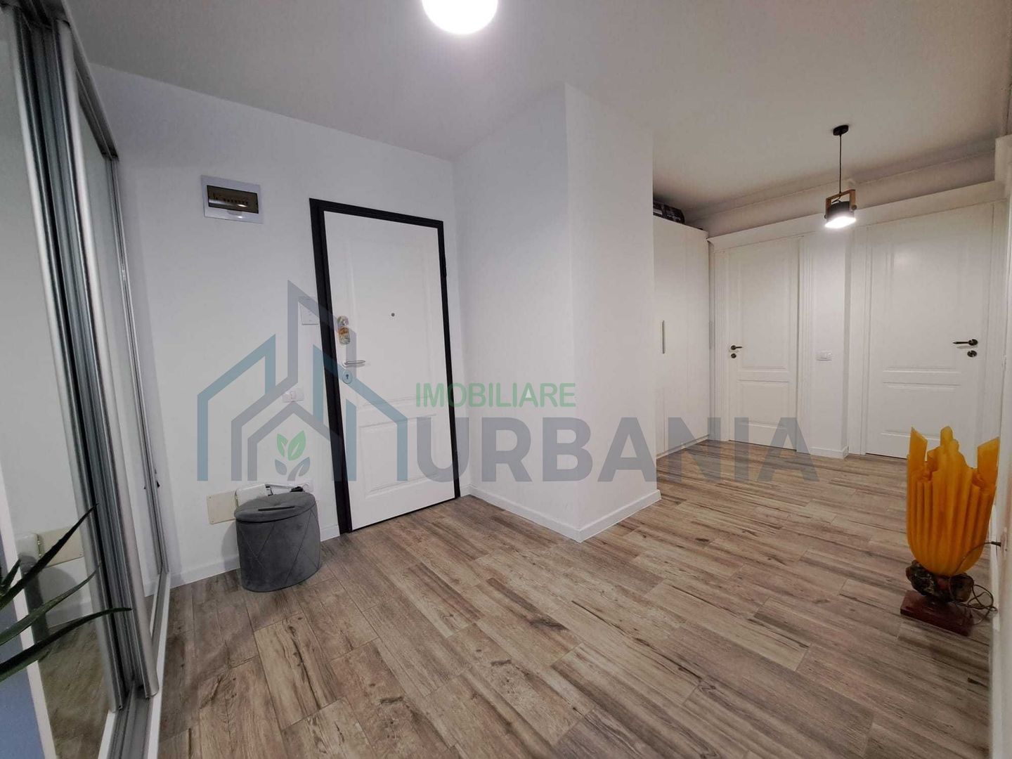 Apartament 3 camere, decomandat, etaj 6, 70 mp, cartier Visoianu, Lunca Cetatuii - Poză 3