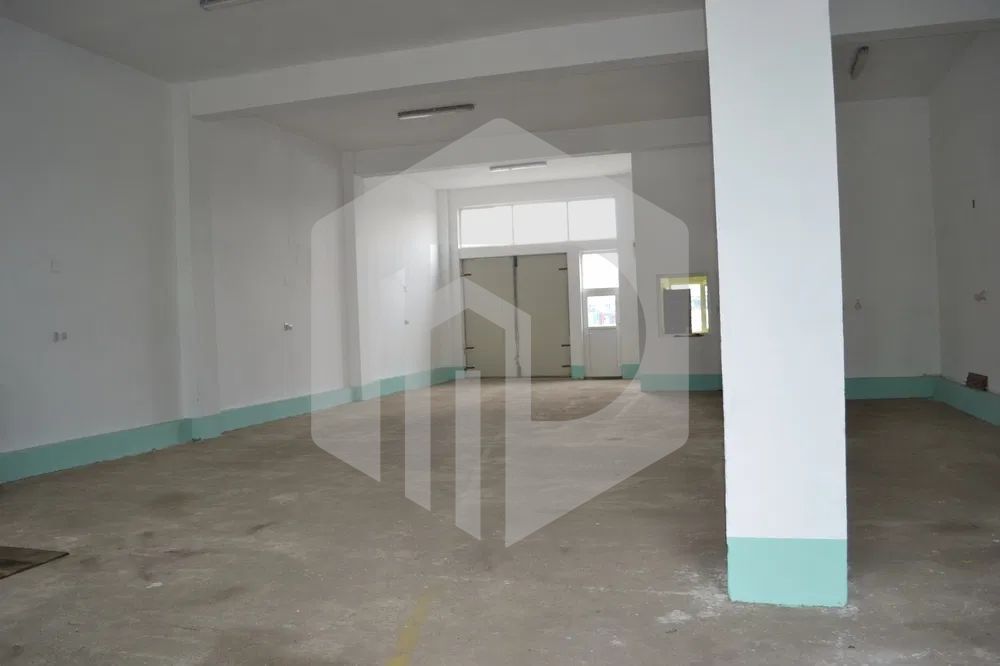 Spatiu Comercial - Terezian - 400mpu - 577mp Teren - Parcare proprie - Poză 2