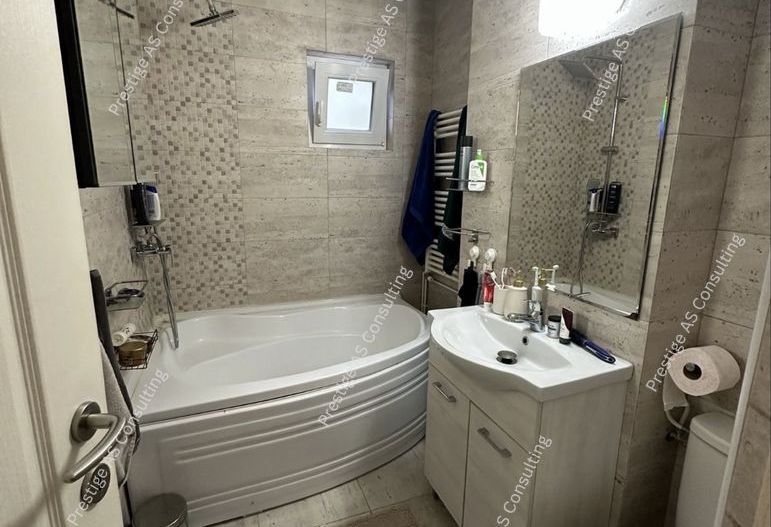 Apartament 3 camere Etaj 2 |  Complexul Studenntesc | Zona Linistita - Poză 5