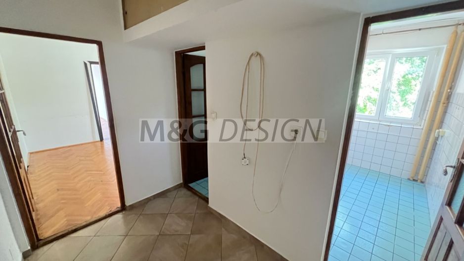 ETAJ 2- Girocului - Judetean, 3 camere , 2 balcoane - Poză 3
