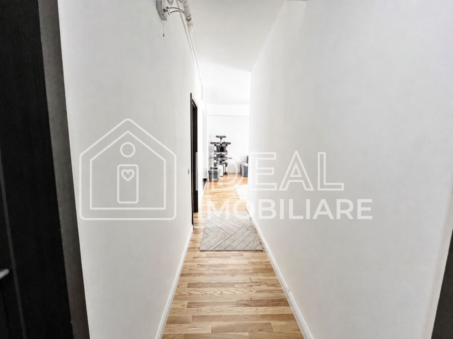 Apartament 3 camere cu balcon generos, parcare și pivniță – Turnișor - Poză 12