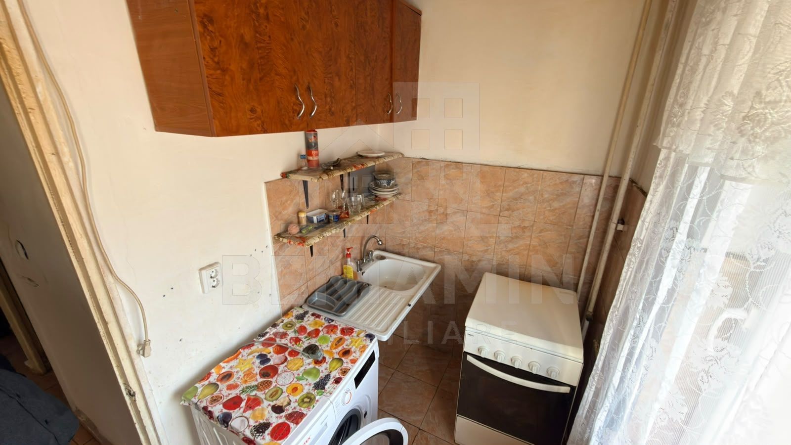 Garsoniera decomandata zona Sucpi Electroputere etaj 2 centrala - Poză 3