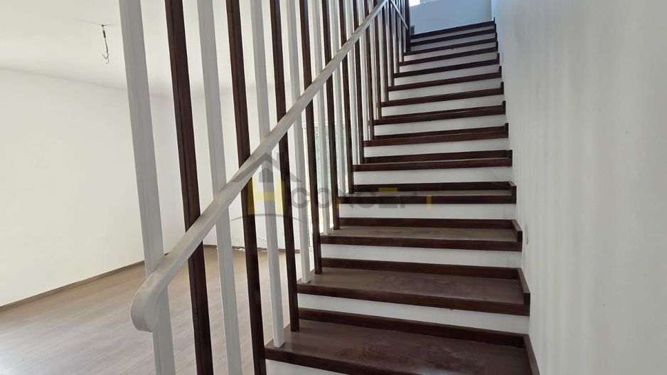 Vila spatioasa 4 camere Str Sperantei Mutare imediata - Poză 6