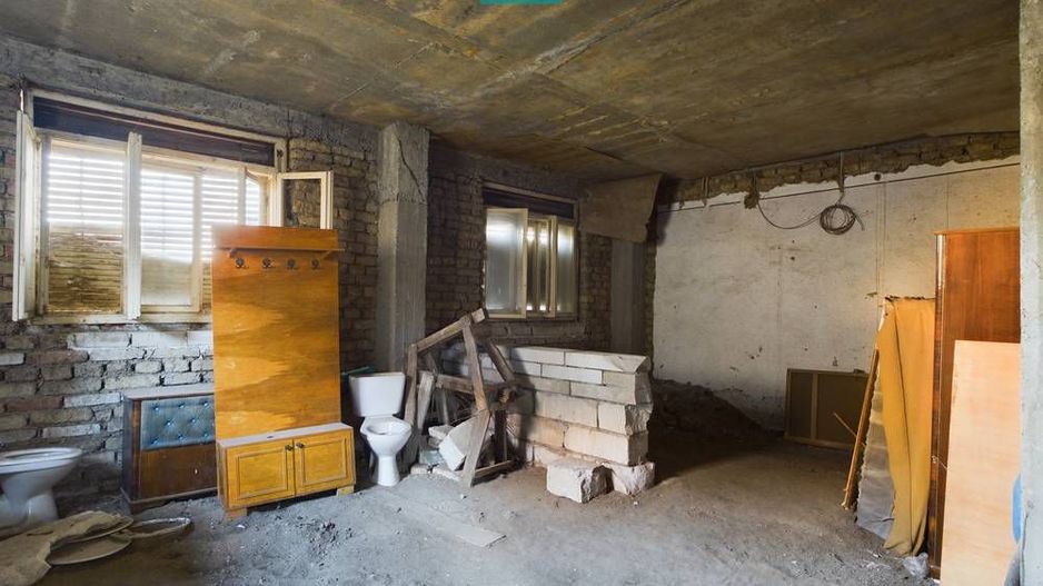 Casă/vilă cu 6 camere în Curtici - Poză 9