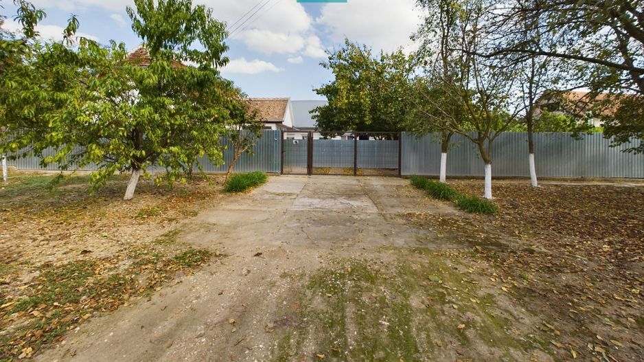 Casă cu teren 2877 mp, orașul Ineu - Poză 5