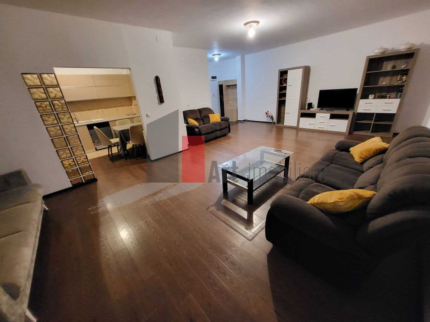 Apartament cu 3 camere de vanzare in zona Straulesti - Poză 3