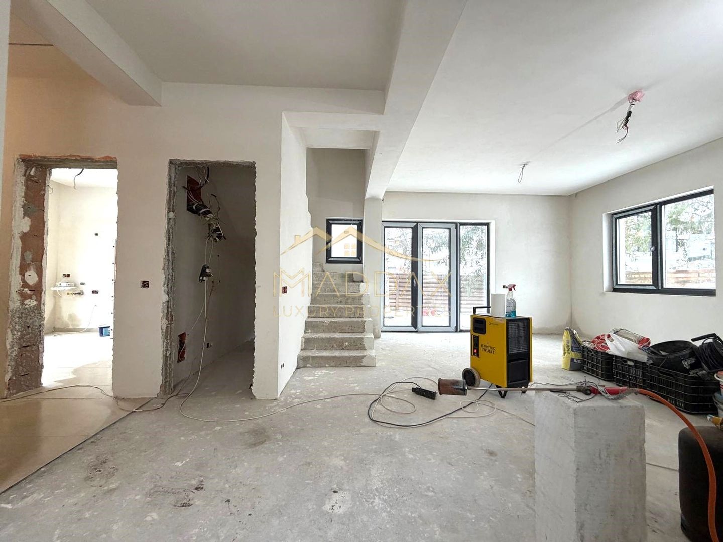 Vila moderna 6 camere // 190mp // teren 300mp // Tunari - Poză 6