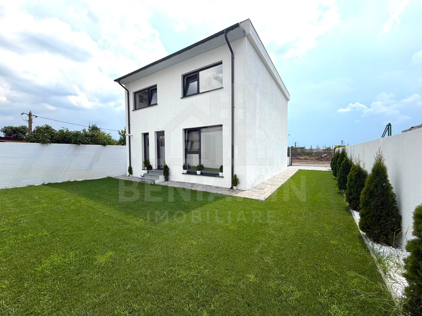 Casa moderna - 4 dormitoare - 2026 - toate utilitatile - Ford - Poză 2