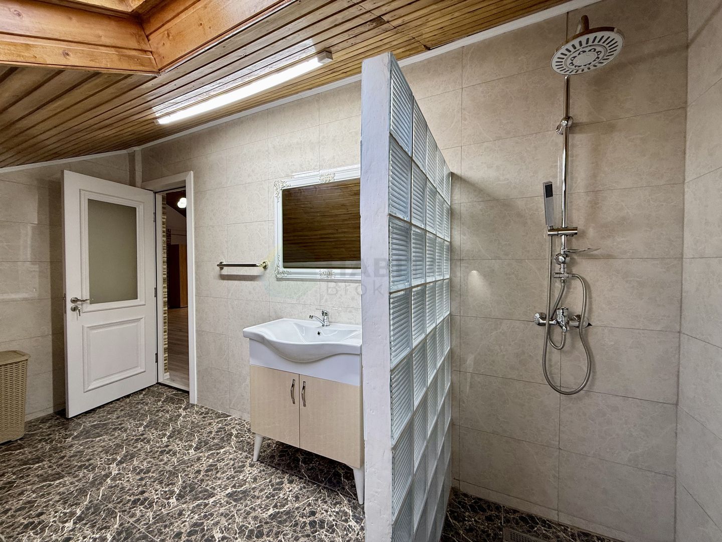 Vila 5 camere Volunatari| Mobilata, piscina exterioara - Poză 26