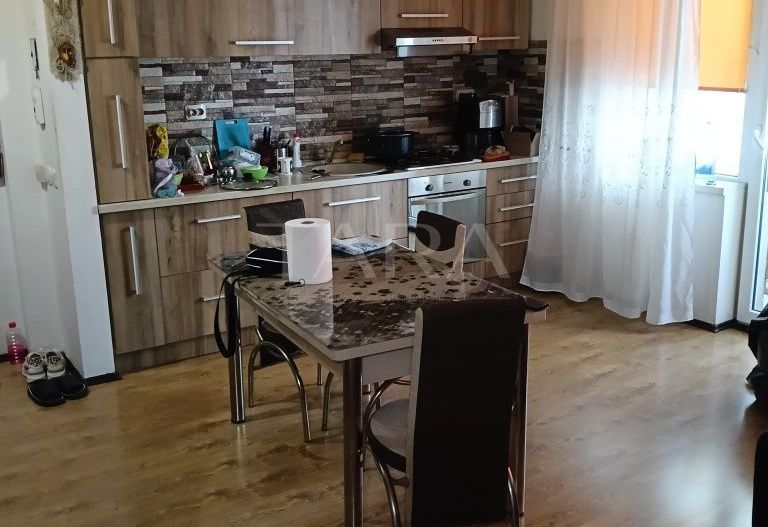 Apartament cu 3 camere, 2 balcoane și parter inalt în Florești. - Poză 1