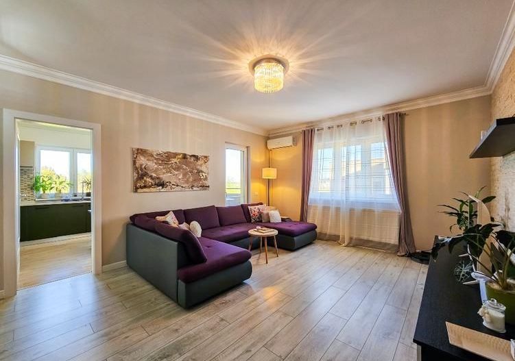 Proprietar, închiriez apartament 3 camere în Dumbrăvița (3 min Auchan) - Poză 1