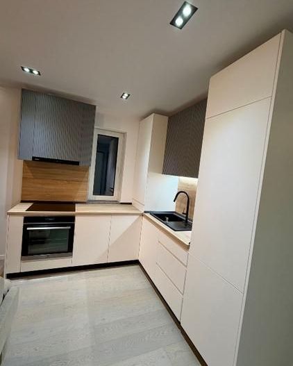 Apartament 2 camere ,bloc ou , curte proprie - Poză 2