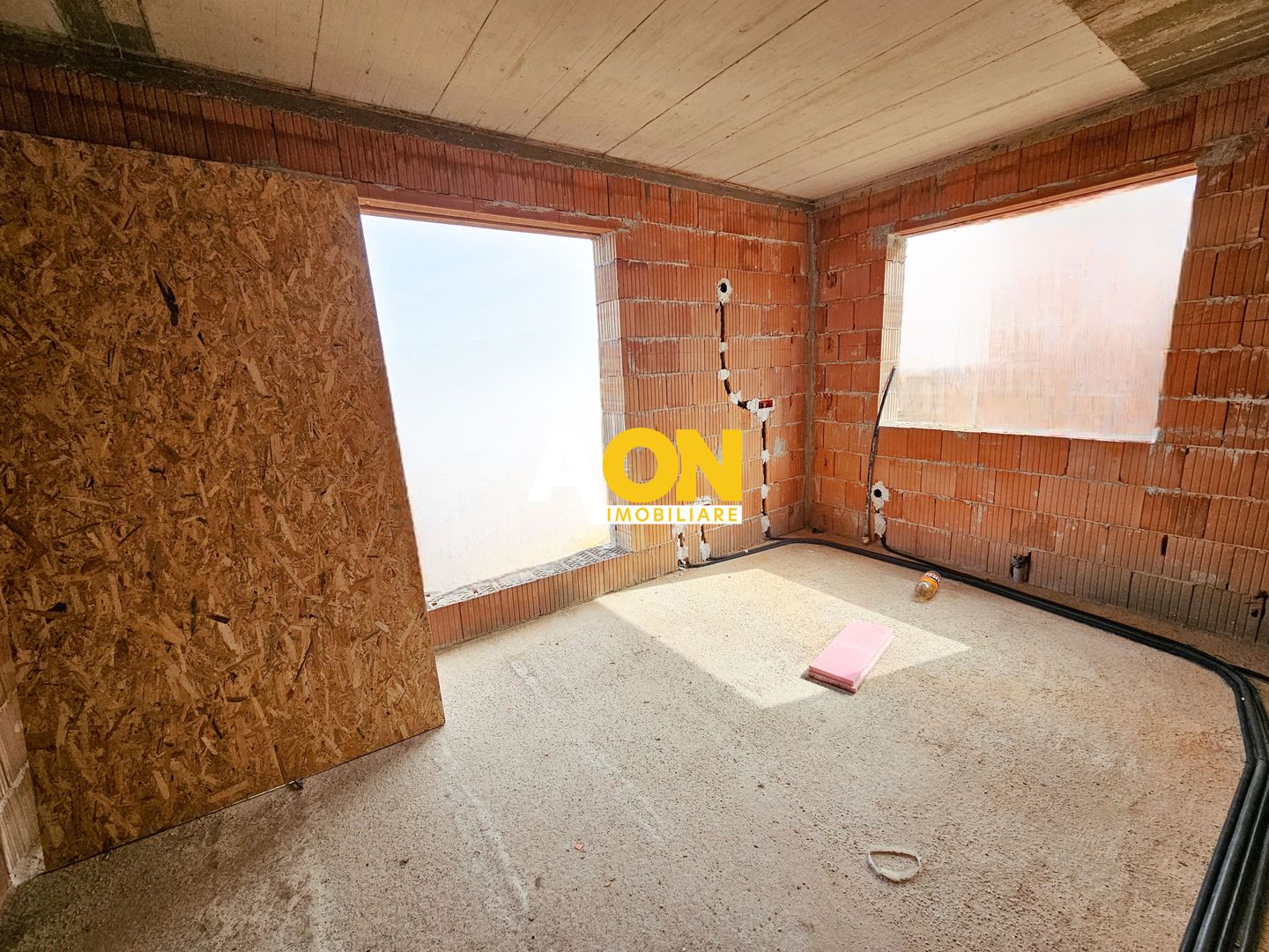 Casa la rosu, 4 camere, 3 bai, 339 mp teren, zona Valea Popii - Poză 6