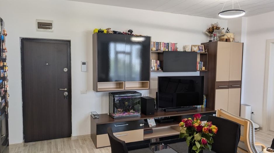 Vând apartament 3 camere, mobilat și utilat cu loc de parcare inclusă - Poză 5