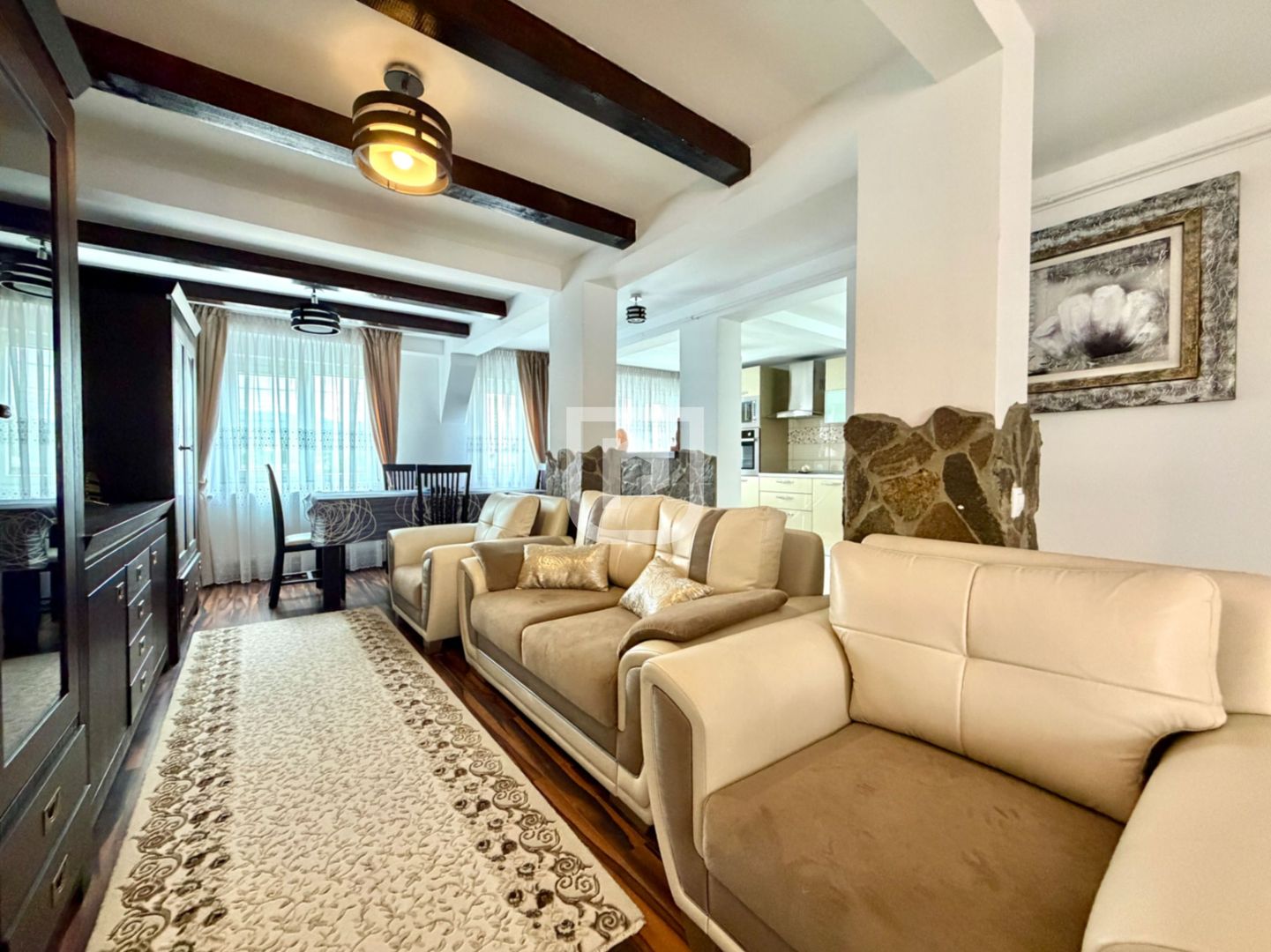 Triplex LUX în centrul Frasin – complet mobilat - Poză 1