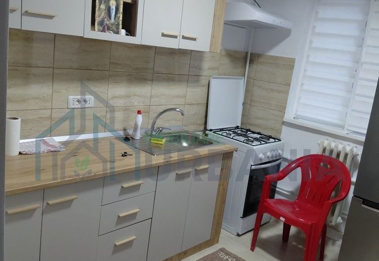 Apartament cu 2 camere, 42 mp, renovat, în Micro, strada Horia, Bloc F3B, parter, Pașcani - Poză 8