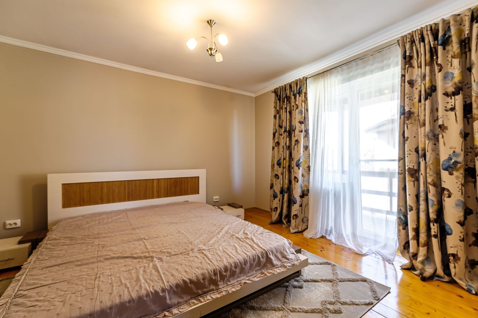 Casă înșiruită în Gradiște cu garaj - Poză 3