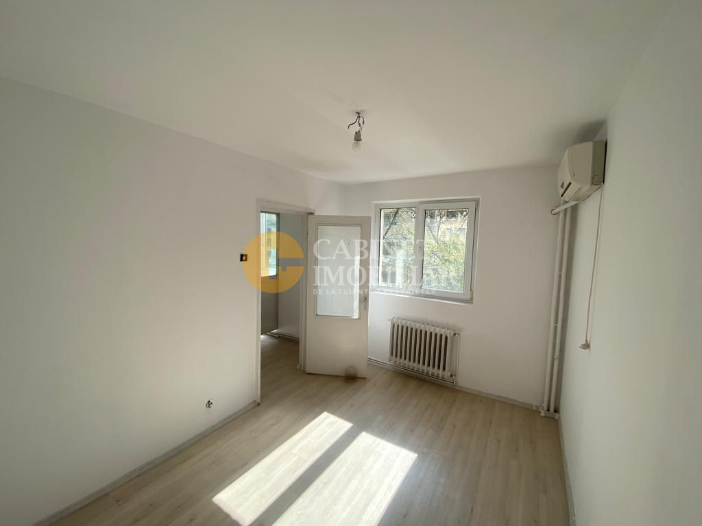 Apartament cu 2 camere pe etajul 1 in zona Alexandru cel Bun- Rond 28 - Poză 3