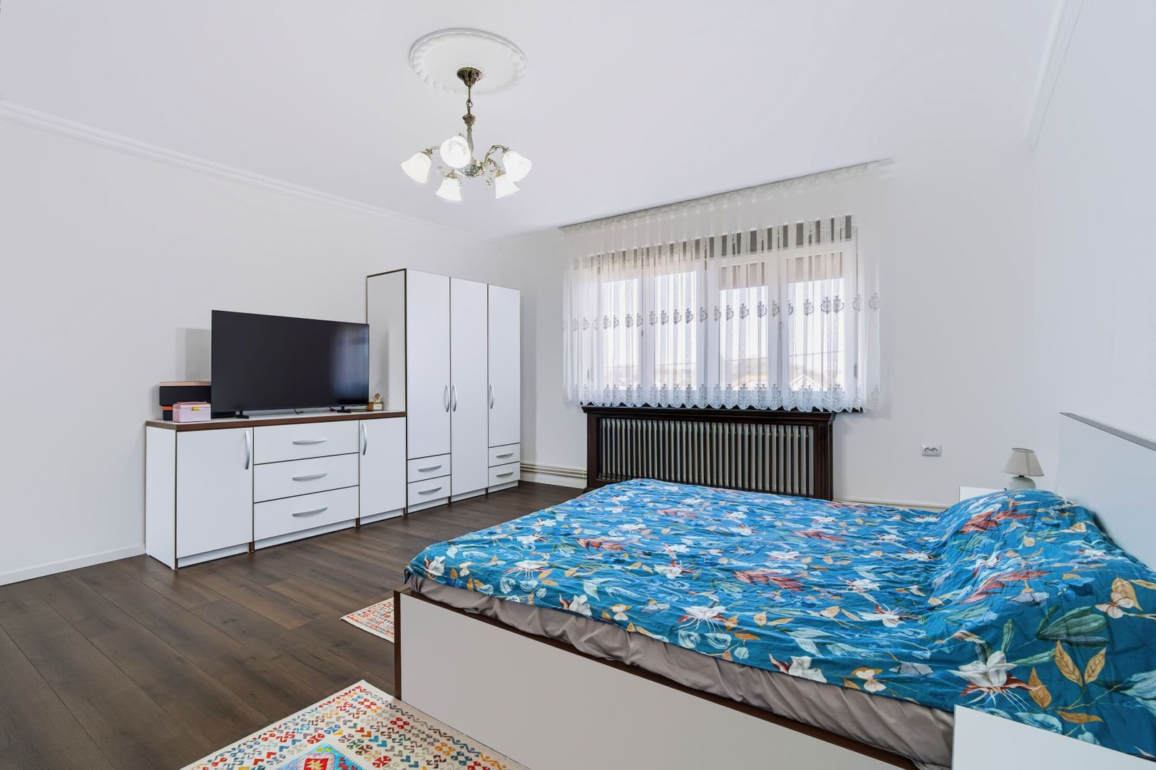 Proprietate Premium cu Teren Generos în Ioșia - Poză 8