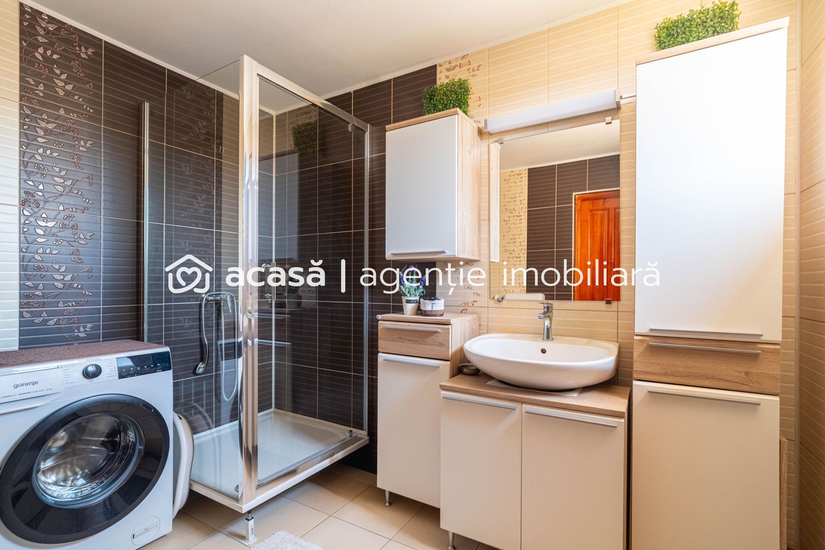 Casă spațioasă cu teren generos în Felnac – la 18 km de Arad - Poză 4