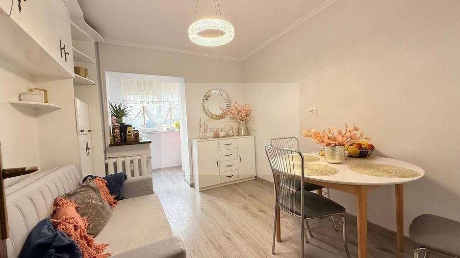 Apartament 2 camere de vânzare – etaj intermediar, garaj – Zona Mărășt - Poză 4