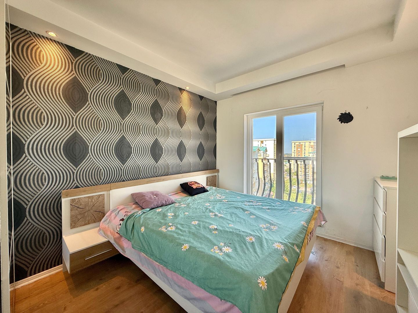 COSMOPOLIS - Apartament cu 2 camere, mobilat si utilat. - Poză 3