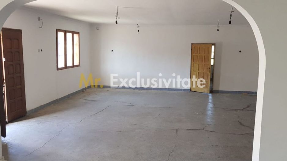 Casă  în Comuna Corbi, Argeș – ideală pentru afacere - Poză 3