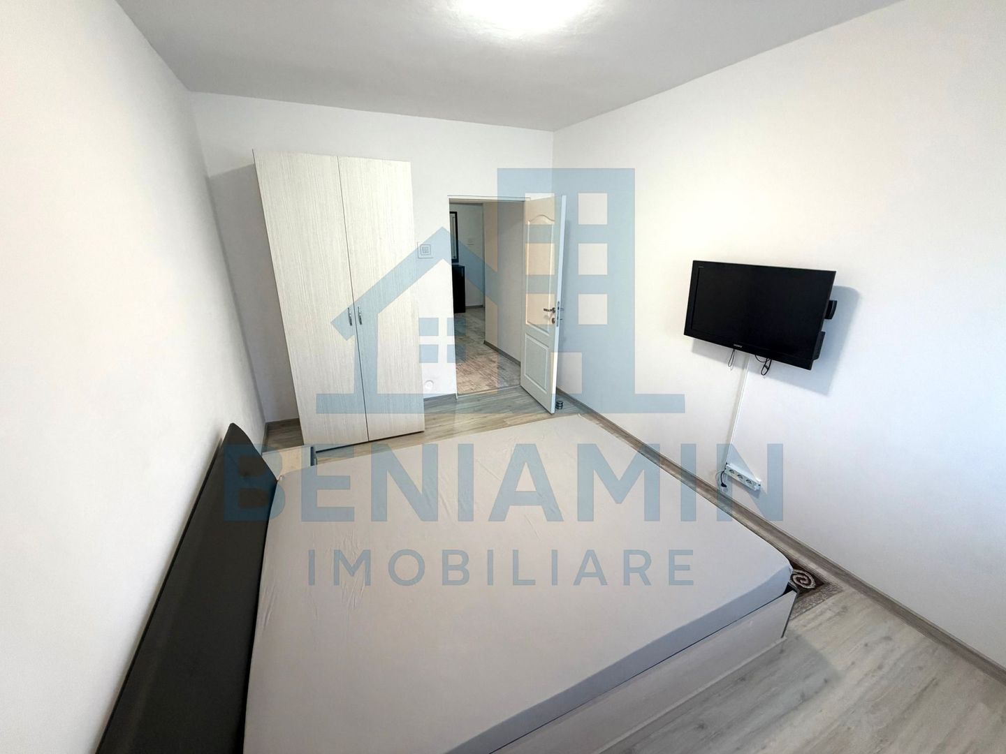 Apartament cu 2 camere decomandat Calea Bucuresti - Patria - Poză 5