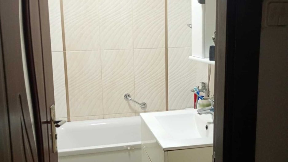 BRASADAS vinde ap 2 cam etaj 3/4 in Carpați 1 - Poză 7