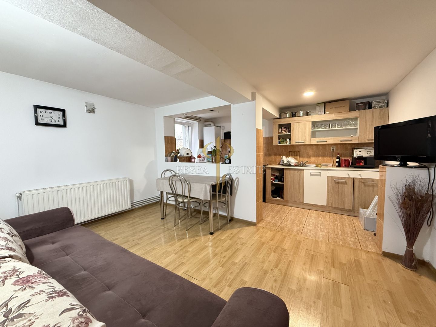 Casă spațioasă în Varias, împărțită în două unități cu acces separat - Poză 11