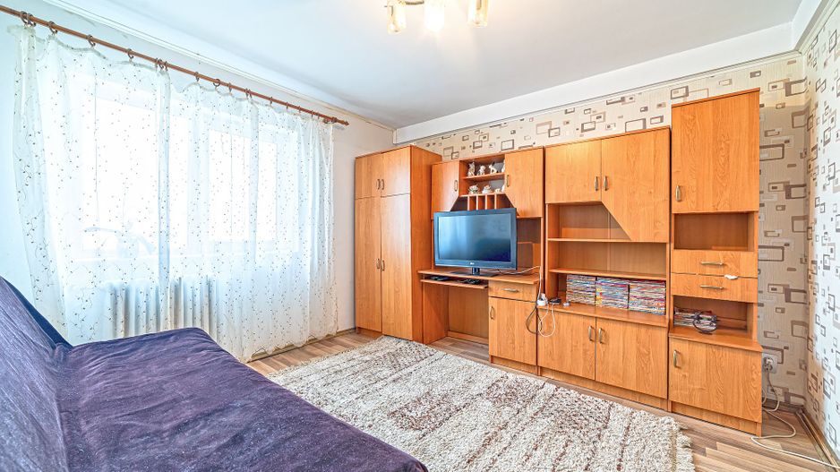Apartament decomandat cu 2 camere Micalaca - Poză 5