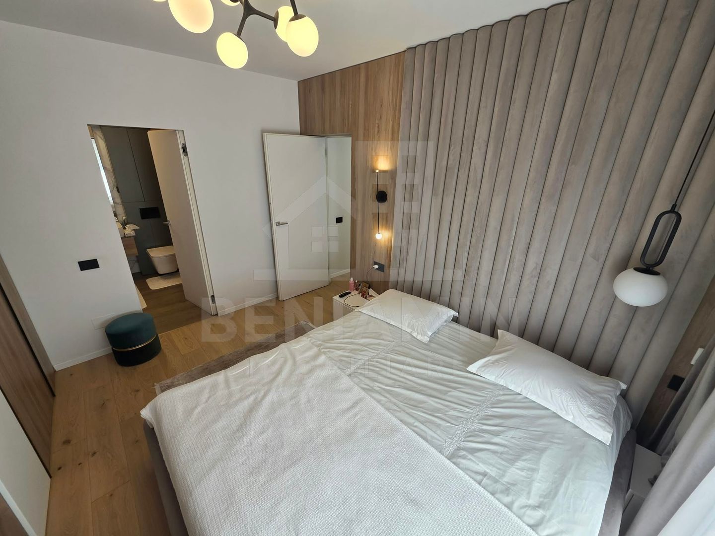 Apartament Superb 3 Camere- Ultracentral- Curte Privată 27mp-Parcare - Poză 6