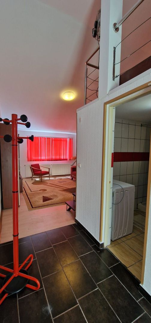 Apartament renovat cu o camera pe 2 nivele | Curte | Parcare | Grigorescu - Poză 9