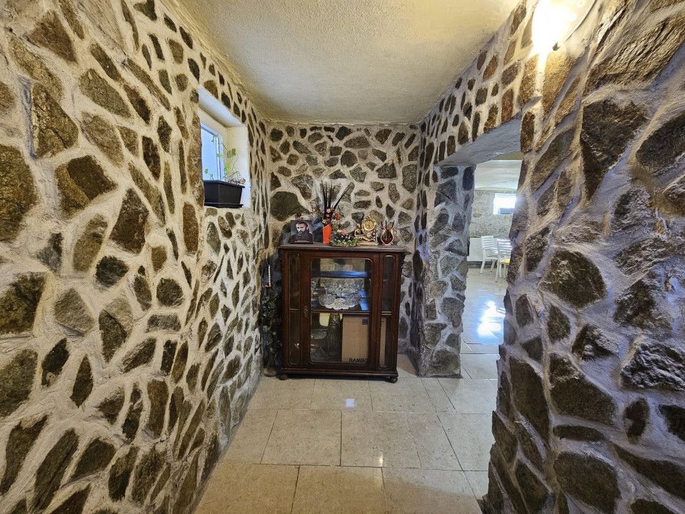 Casa mare, solida, Timisoara, D+P, 5 camere, 2 bai, Zona Lipovei - Poză 11