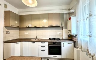 Apartment 2 camere, decomandat,  loc de parcare, Complexul Studențesc - Poză 11