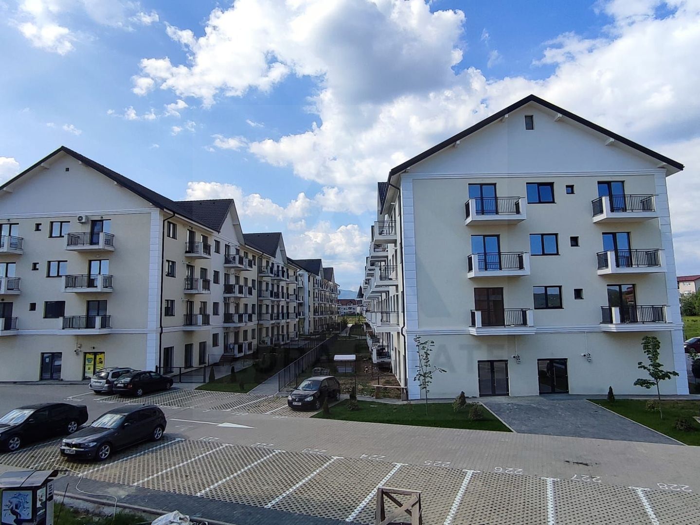 Studio 41 mp bucatarie inchisa balcon si parcare privata in Selimbar - Poză 1