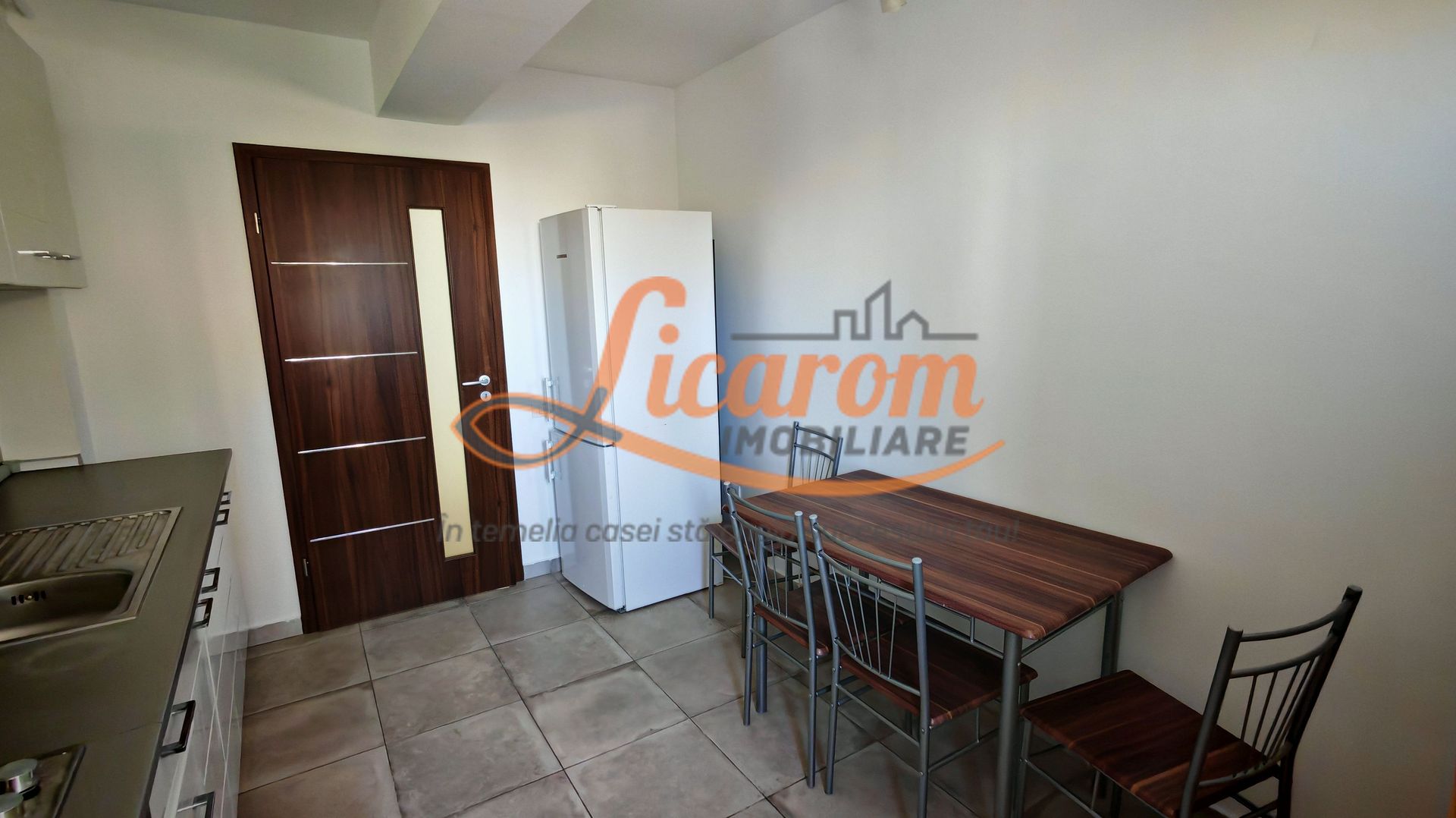 Apartament 2 camere,decomandat,bloc NOU,zona Judetean,mobilat,utilat - Poză 11