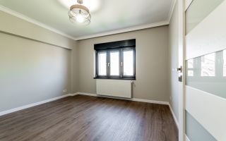 Apartament ultracentral cu 4 camere renovat recent Comision 0 - Poză 3