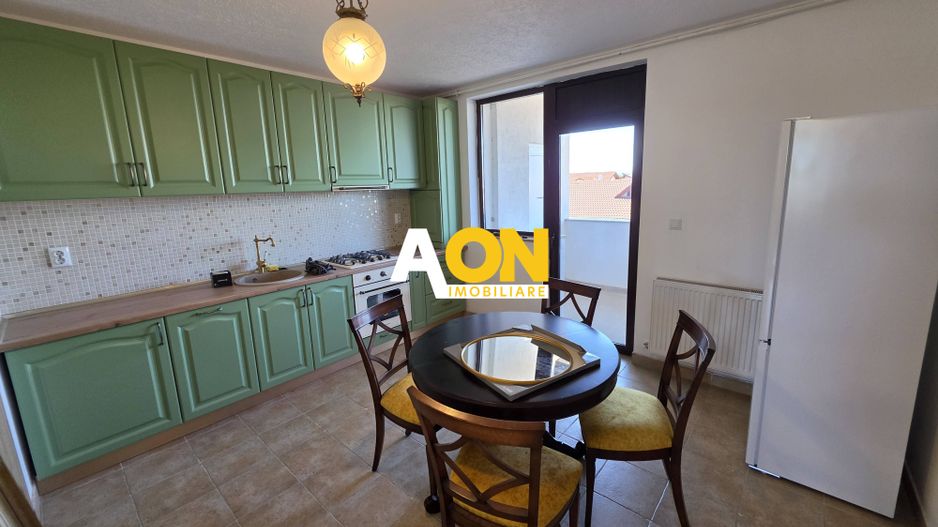 Apartament 5 camere, renovat, 68 mp utili + mansarda 52 mp,  Cetate - Poză 3