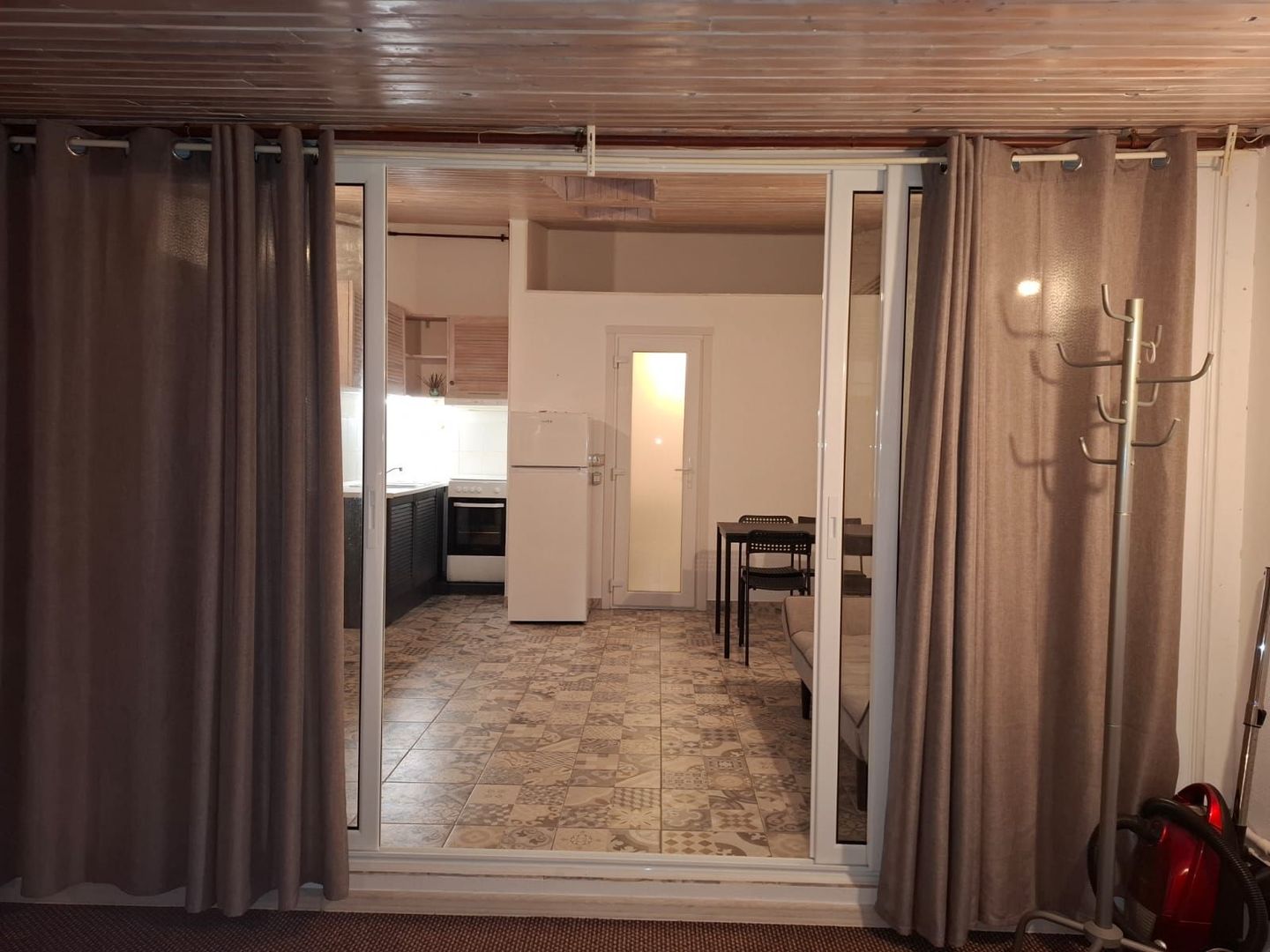 URGENT!,  VILA CONSOLIDATA, mobilat si utilat modern, liber - Poză 3