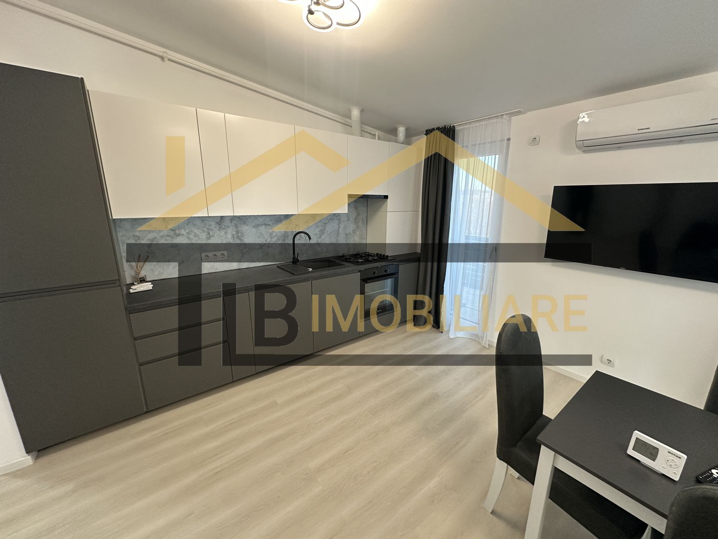 Apartament de 4 camere, 100mp, parcare, Zona Centrala - Poză 3