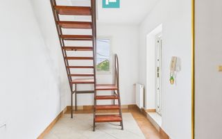 Vilă cu 5 camere pentru investiții în Dumbrăvița - Poză 8