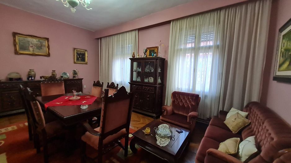 Vila generoasa,destinatii multiple - Poză 14