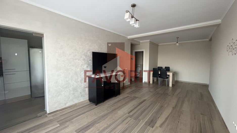 Bucatarie inchisa. Curte proprie. Cu 2 bai - Poză 2