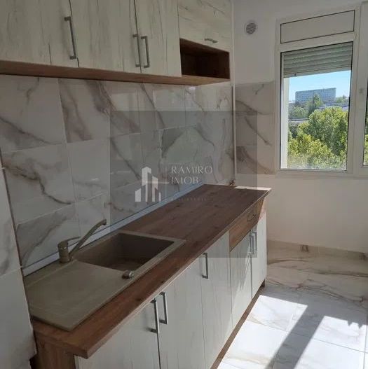 Apartament 2 camere 50 mp / etaj 6/ metrou 1 decembrie - Poză 3