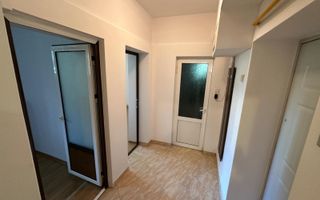 2 cam decomandat • demisol • Copou • 43 mp • 93.000 € negociabil - Poză 3