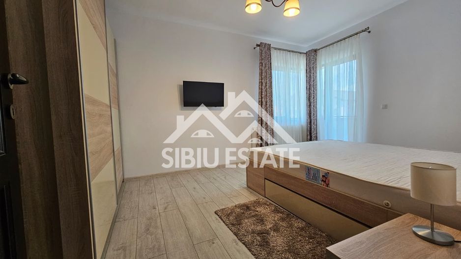 Casa mobilata 4 camere, 2 bai, curte si carport - Poză 5