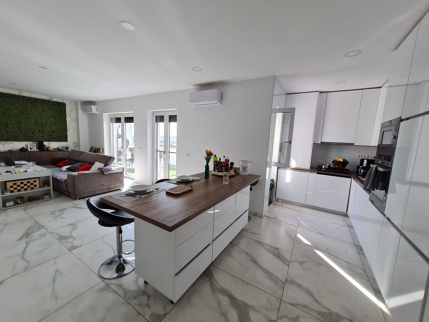 Pozitie de top in zona Calea Aradului - Poză 1