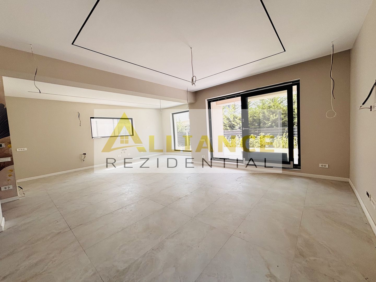 CASĂ MODERNĂ, COMPLET MOBILATĂ – 4 CAMERE | 135 MP UTILI | 365 MP TERE - Poză 8