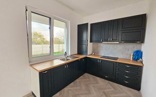 Vila la intrare in comuna Berceni - Poză 7